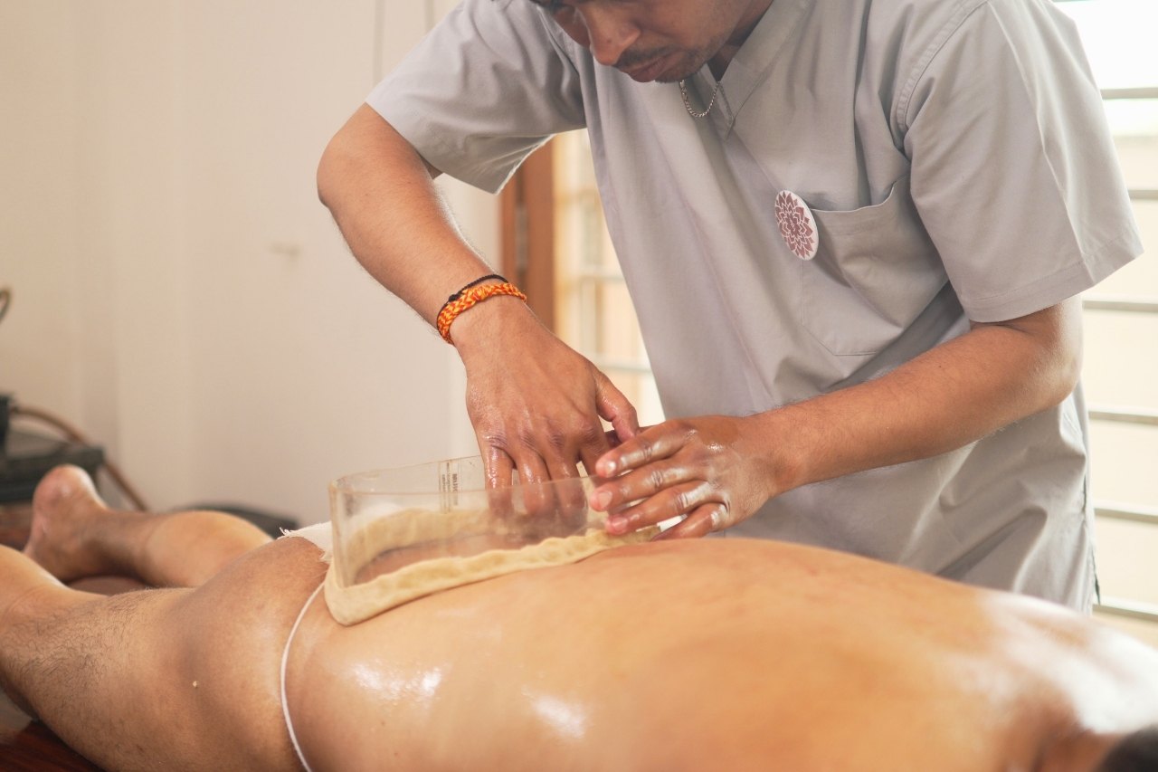 KAIVALYA AYURVEDA - KATI VASTI